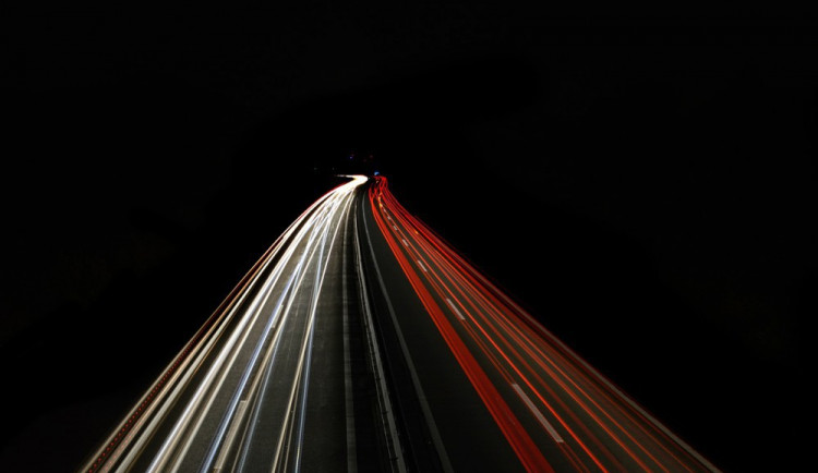 Riziko vzniku smrtelné nehody v noci vzrůstá až čtyřikrát