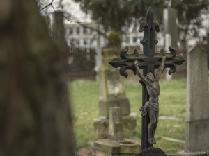 FOTOREPORT: Válka kosí všechny, vojenský hřbitov v Černovíře je toho smutným mementem