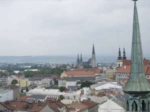 GLOSA: Olomouc v roce 2030? Drogerie, kam oko dohlédne, a pořád stejná plecharéna