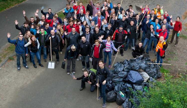 S pytlem na odpadky a rukavicemi. V sobotu budou desítky dobrovolníků uklízet Olomouc