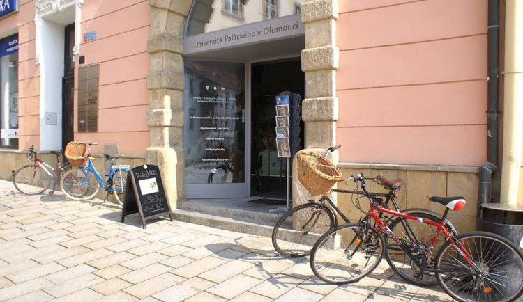 UPoint funguje už rok, narozeniny oslaví slevami a kávou zdarma