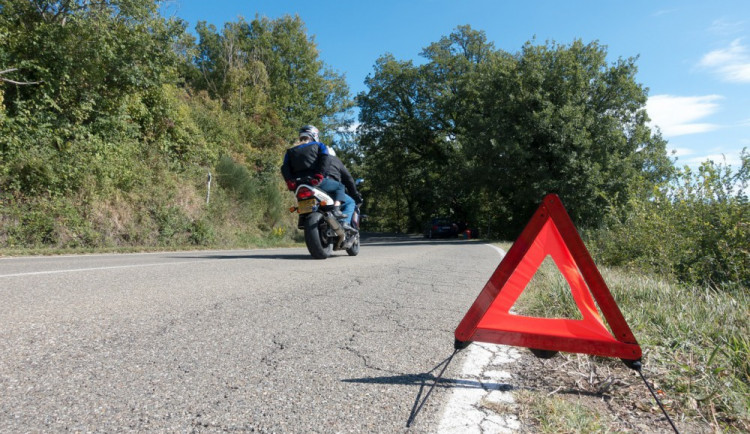 V Evropě jezdí budoucí motocyklisté bez učitele. Nakolik je to (ne)bezpečné?