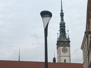 V kauze výměny lamp na Horním náměstí padlo rozhodnutí soudu. Co na to zastupitelé?