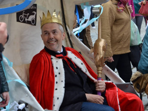 VIDEO: Král Majálesu musí být ještě zhovadilejší, než skuteční vládcové, prohlásil král Marek Eben