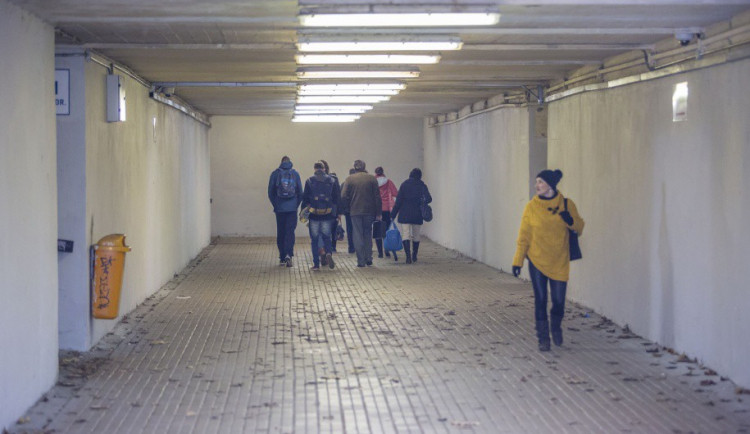 Podchod u zastávky Pionýrská ožije barvami, promění ho studenti z okolních škol