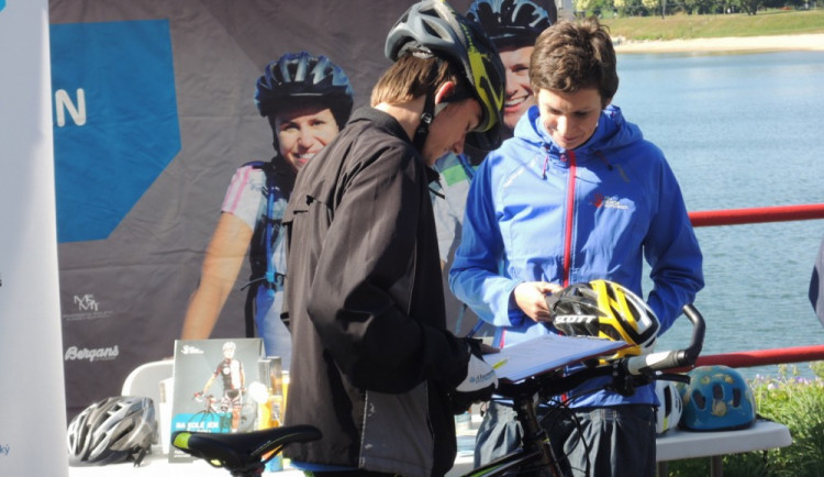 Projekt Na kole jen s přilbou již šestým rokem pomáhá chránit zdraví cykloturistů