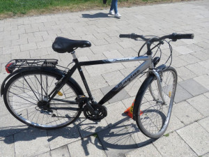 O víkendu došlo v Prostějově za jednu hodinu ke dvěma případům, kdy osobní auto srazilo cyklistu