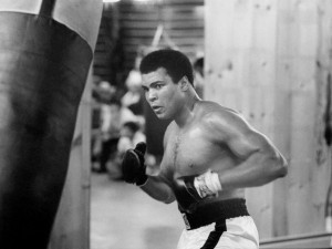 KOMENTÁŘ: V Muhammadu Alim odešel největší boxer historie, ale i kontroverzní osobnost