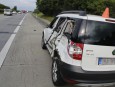 Hledají se svědci nehody na D35, při které náklaďák narazil do odstaveného osobního auta. Řidič ujel