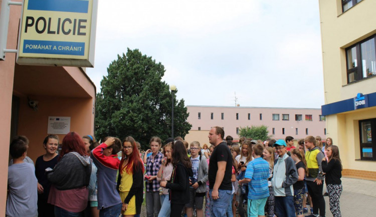 FOTOREPORT: Den otevřených dveří šternberské policie – ideální příležitost ulít se ze školy