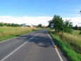 Mezi Droždínem a Samotiškami srazilo auto ženu. Policie hledá řidiče a případné svědky