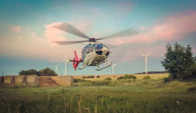 U Horní Loděnice se čelně střetla dvě auta, jeden pasažér nehodu nepřežil