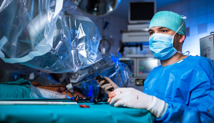 Olomoučtí urologové přišli na novou chirurgickou techniku. Zabrání inkontinenci po odstranění nádoru prostaty