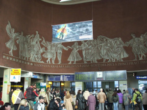 Olomoucké vlakové nádraží v úterý oživí promítání filmu ZOO a stand-up show
