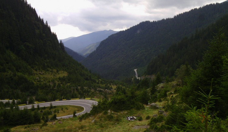 Drbna na cestách: Rumunsko není jen o Drákulovi. Nabízí toho víc, třeba nejkrásnější silnici na světě