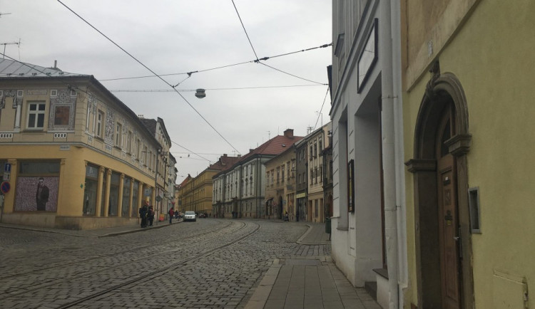 Oprava ulice 1. máje se odkládá, město vypisuje novou zakázku