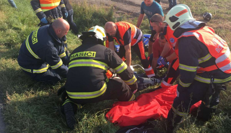 VIDEO: Černá neděle pro záchranáře – motorkáři bourali na Ecce Homo i u Bělkovic-Lašťan