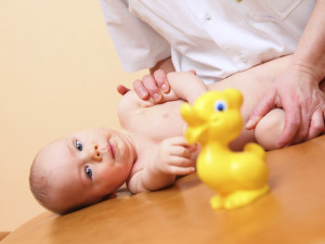 Stále více kojenců musí podstoupit rehabilitační léčbu, upozorňují zdravotníci Nemocnice Prostějov