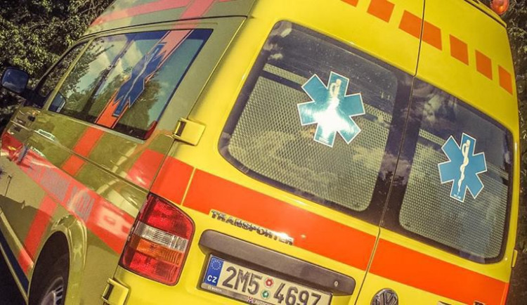 Čtyři mrtvé si vyžádala sobotní nehoda osobního auta s autobusem