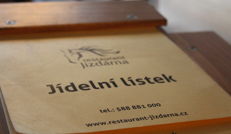 Restaurant Jízdárna nabírá do svého týmu kuchaře. Kontaktovat je můžete prostřednictvím formuláře v článku