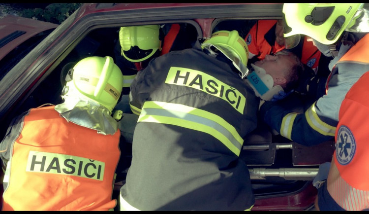 VIDEO: Hasiči z Loštic mají nové emotivní video o své práci. Můžete pro ně hlasovat v anketě Dobrovolní hasiči roku