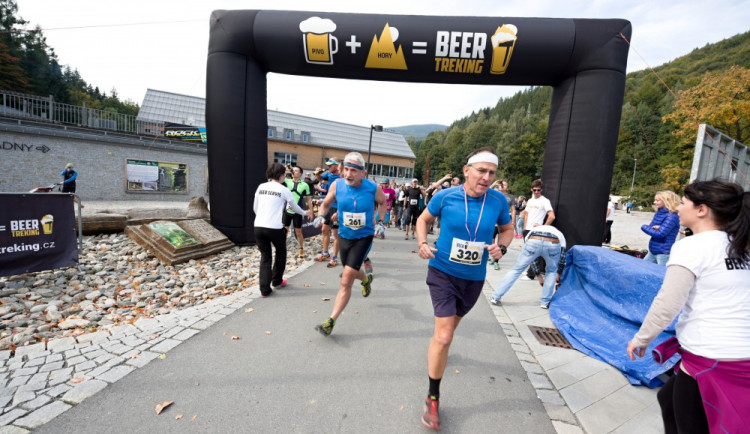 V sobotu se v Koutech koná již tradiční Beer Treking. Kombinuje pití piva a pěší závod v kopcích