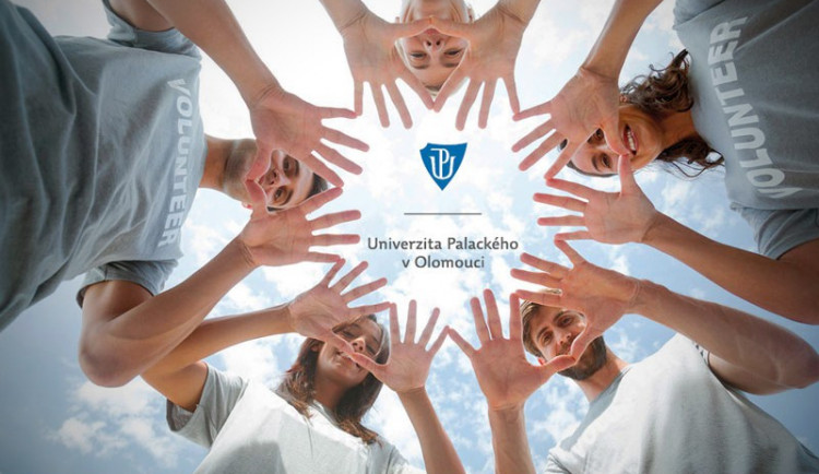 Studenti Univerzity Palackého si jako první v České republice jednorázově vyzkoušejí roli dobrovolníka