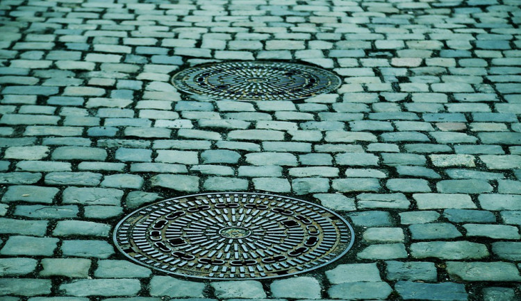 Kanalizace v ulici Nezvalova a Kanadská se dočká rekonstrukce, stavební práce potrvají do listopadu