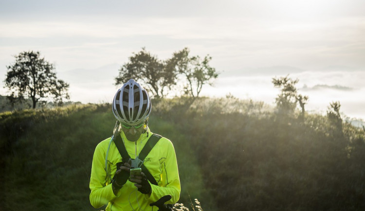 Cyklistické přilby snižují riziko vážného poranění hlavy o téměř 70 procent