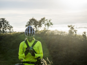 Cyklistické přilby snižují riziko vážného poranění hlavy o téměř 70 procent