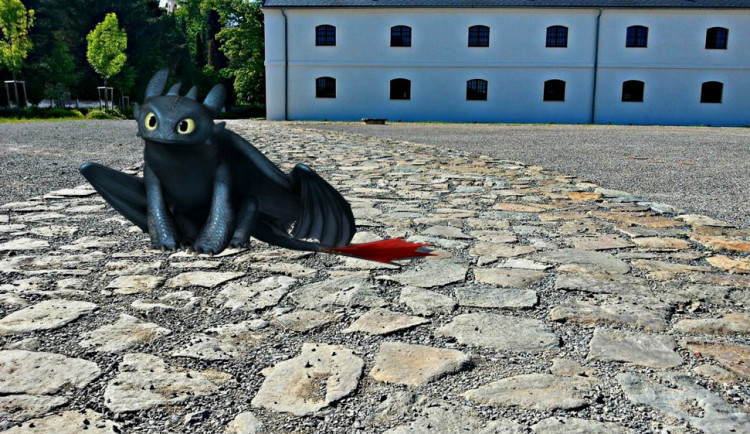 Pevnost poznání láká na bohaté víkendové programy. Těšit se můžete na drakiádu i strašidla