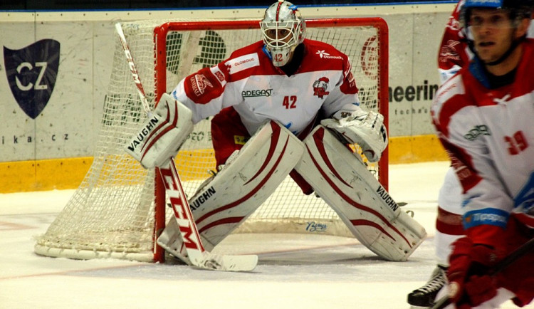 Hokejisté Olomouce porazili Karlovy Vary, Konrád vychytal druhou nulu