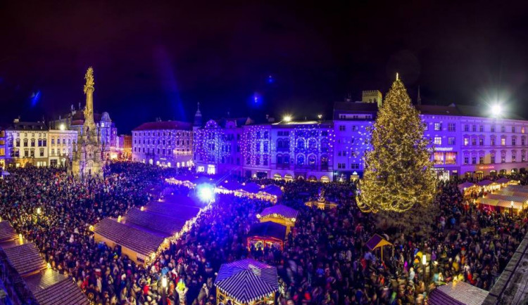 Letošní vánoční trhy začnou 20. listopadu. Tady je jejich kompletní program!