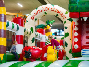 V Olomouci otevřel nový zábavní park Krokodýlek, nabízí téměř třicet atrakcí pod jednou střechou