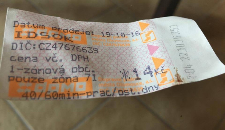 Muž bez platné jízdenky vyhrožoval revizorovi pepřovým sprejem