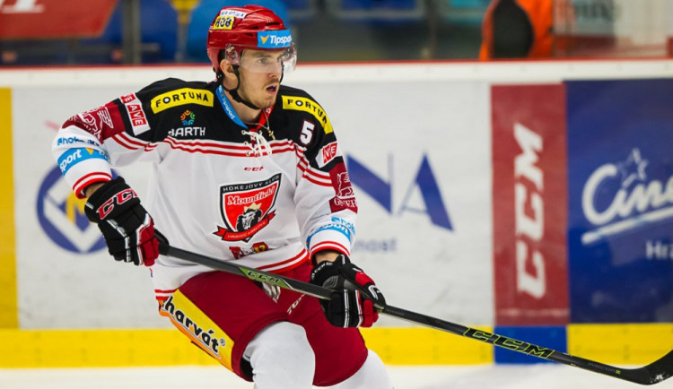 Obranu Kohoutů vyztuží Karel Plášil, přichází na hostování z Hradce Králové