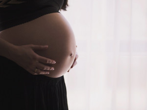 Čtyři těhotné ženy zůstaly zamčené ve fotografickém ateliéru na Riegrově ulici