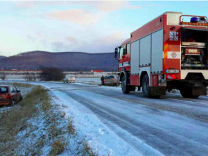 Hasiči zasahovali v Olomouckém kraji kvůli sněžení během tří hodin u osmi dopravních nehod