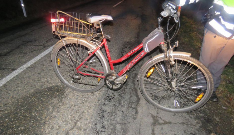 Policie vyšetřuje úterní smrt cyklisty. Hledají se případní svědci nehody