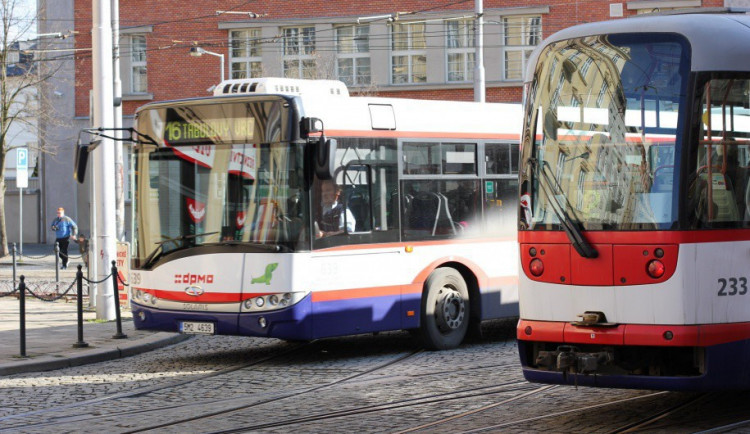 V Olomouci platí od neděle nové jízdní řády. Tady je kompletní přehled změn