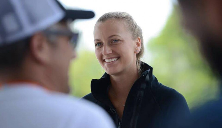 Petra Kvitová musela s poraněnou rukou na téměř čtyřhodinovou operaci, nestihne začátek sezóny