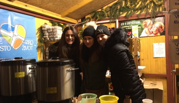 Na stánku Dobrého místa pro život se vybralo rekordních 860 000 korun