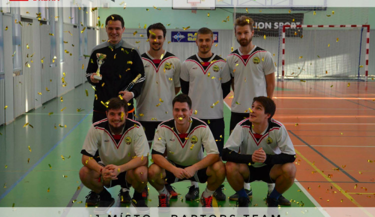 Silvestrovský turnaj hvězd poprvé proběhl pod střechou: Fotbalisty neodradila ani řádící chřipka