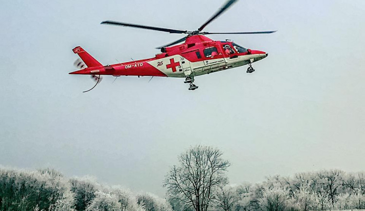 Vrtulník záchranné služby, který musel v úterý nouzově přistát,  je opět v ostrém provozu