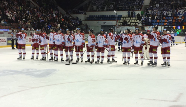 Hokejisté Olomouce vyhráli nad Karlovými Vary v prodloužení, boj o umístění v tabulce trvá