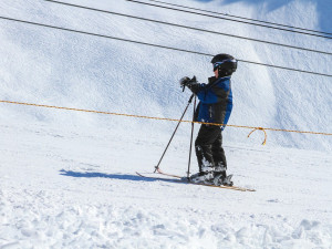 Skiareály v Jeseníkách hlásí sjezdovky zaplněné lyžaři, podmínky jsou ideální
