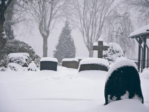 Přerovská radnice kvůli sněhu nechala uzavřít park i hřbitov