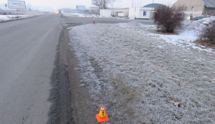 Na ulici Šlechtitelů srazila dodávka ženu, řidič po střetu nezastavil. Policie nyní hledá svědky