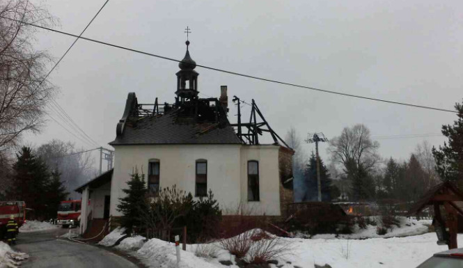 Požár zachvátil rodinný dům, škoda se odhaduje na 2 miliony korun