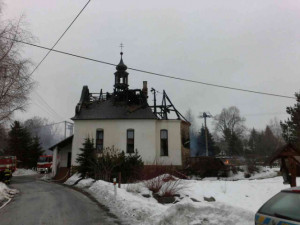 Požár zachvátil rodinný dům, škoda se odhaduje na 2 miliony korun